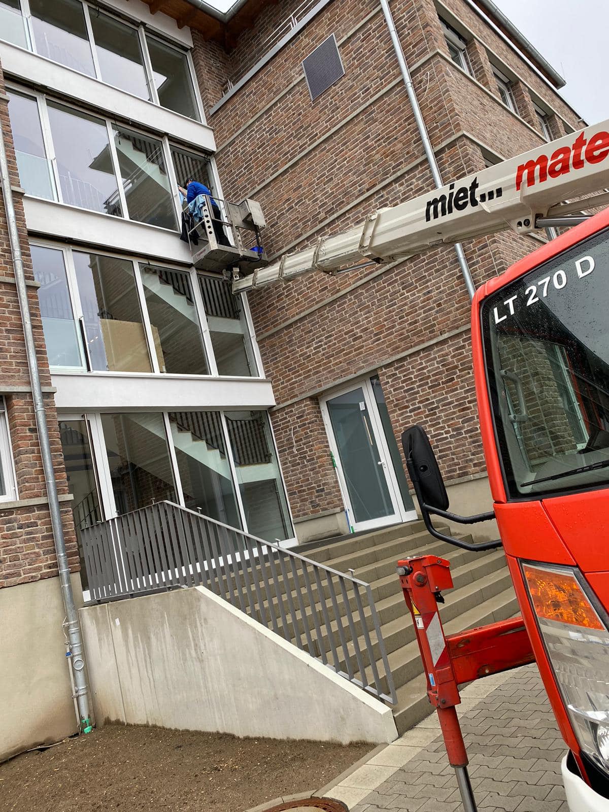 Steigerarbeiten - Gebäudereinigung Köln